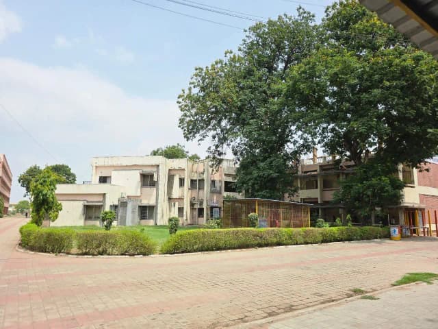 Shree Vallabhacharya-college image