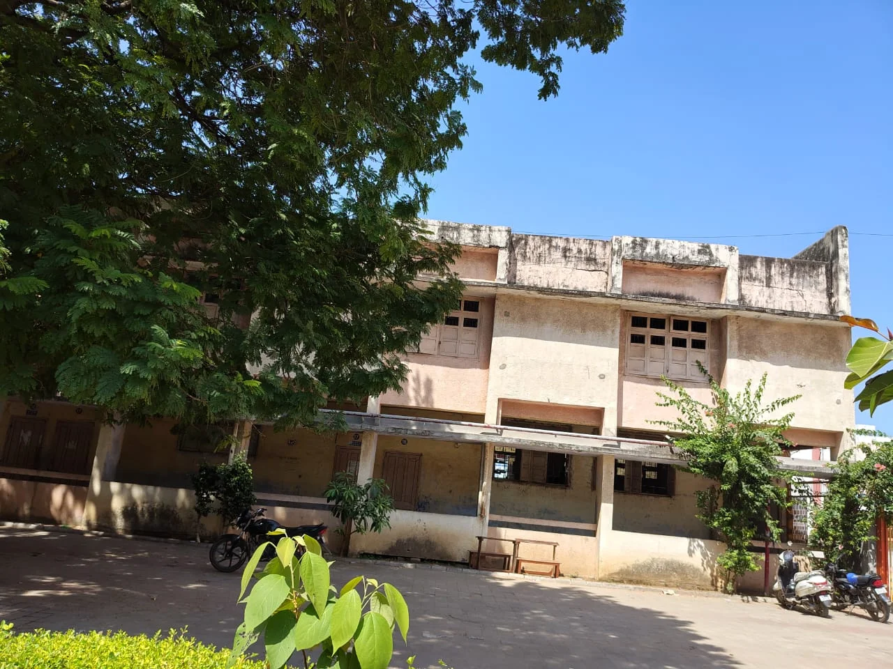 Student Activity Center & Campus Amenities